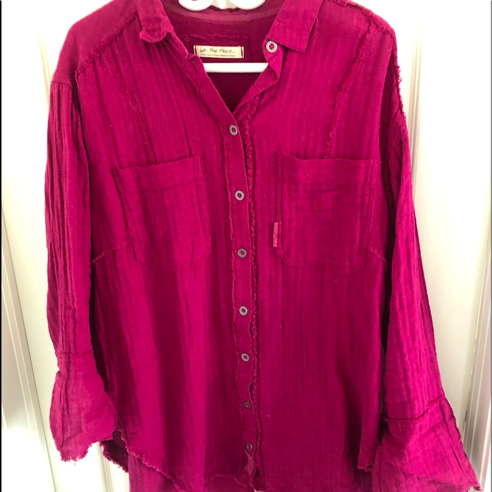 Free People Large EUC Venice Top deep fuchsia color.